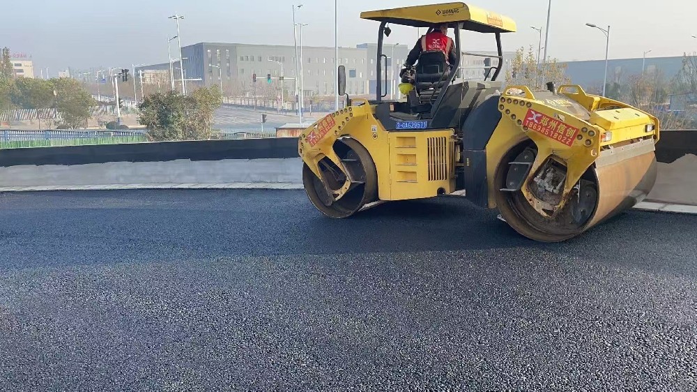 鄭州瀝青路面施工—品質(zhì)與效率的完美融合