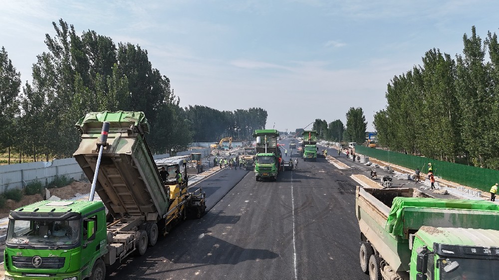 鄭州瀝青路面施工：細(xì)節(jié)決定成敗，品質(zhì)源于專注