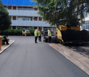 鄭州瀝青路面施工廠家暢行無憂的瀝青路面締造者