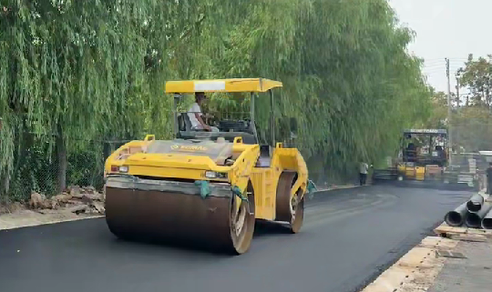 鄭州瀝青攪拌站高效攪拌，品質(zhì)基石