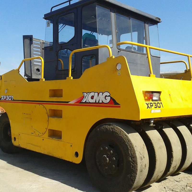 徐工XP301輪胎壓路機